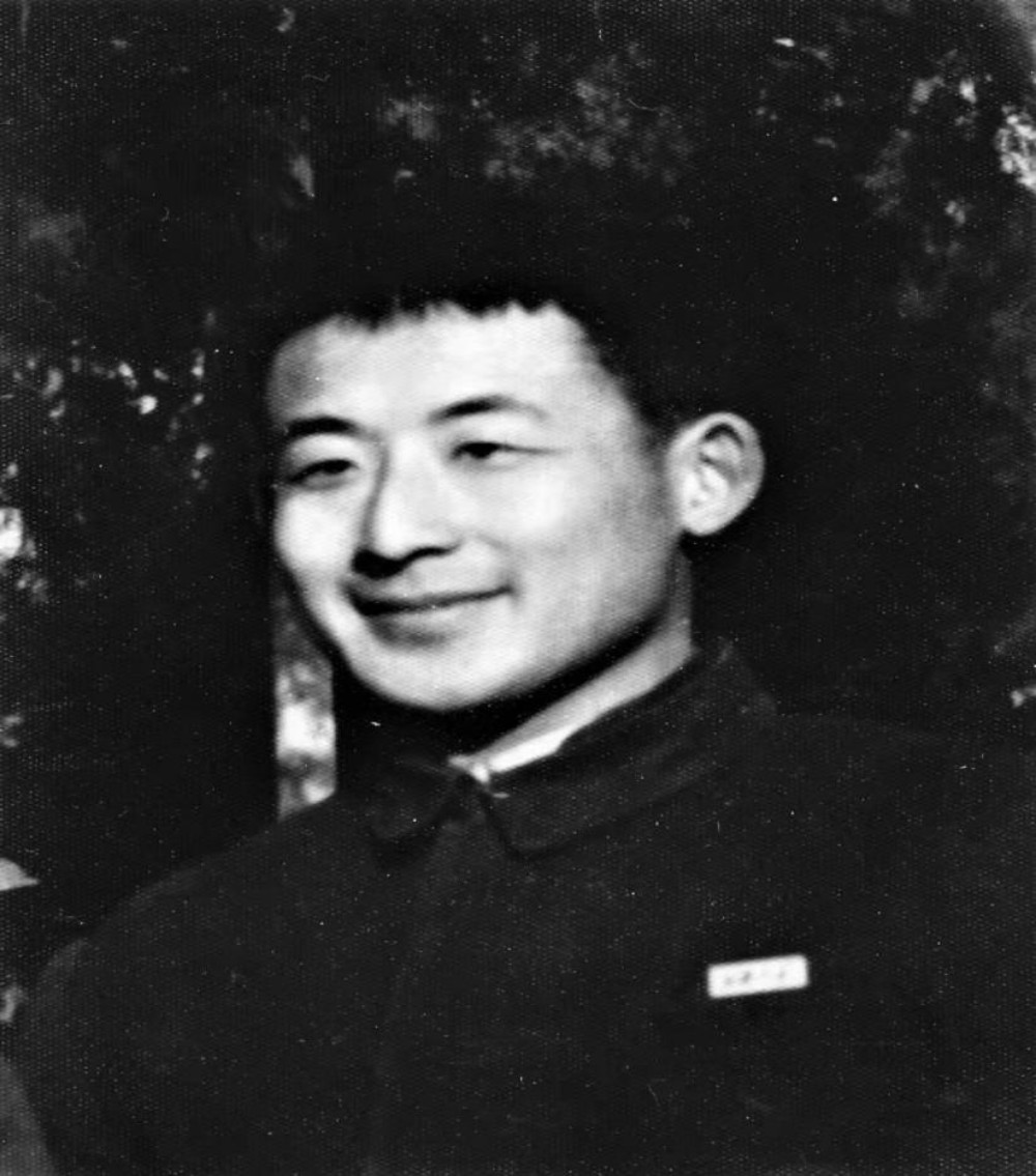 唐虔1974-2.jpg